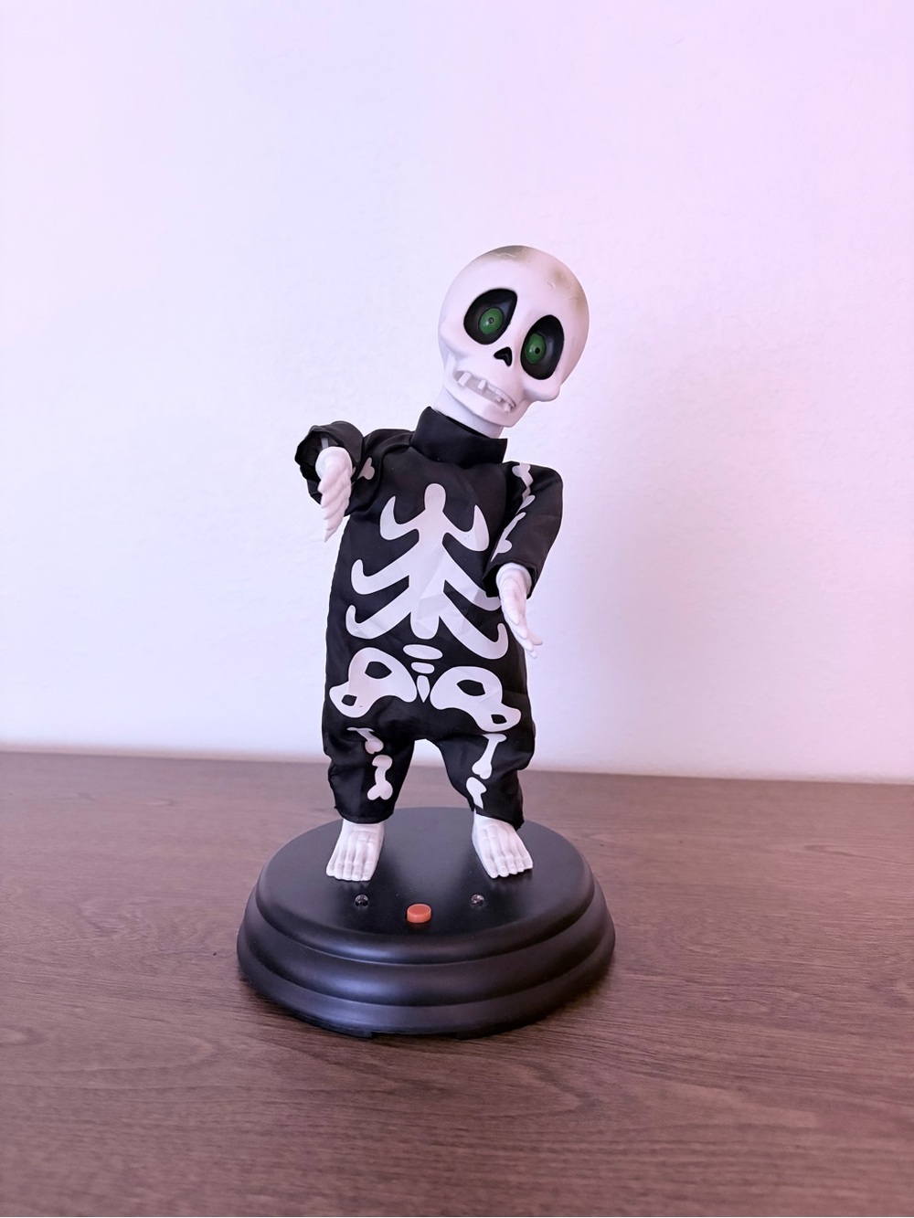 Gemmy Dancing Singing Skeleton Locked Out of Heaven Song Halloween